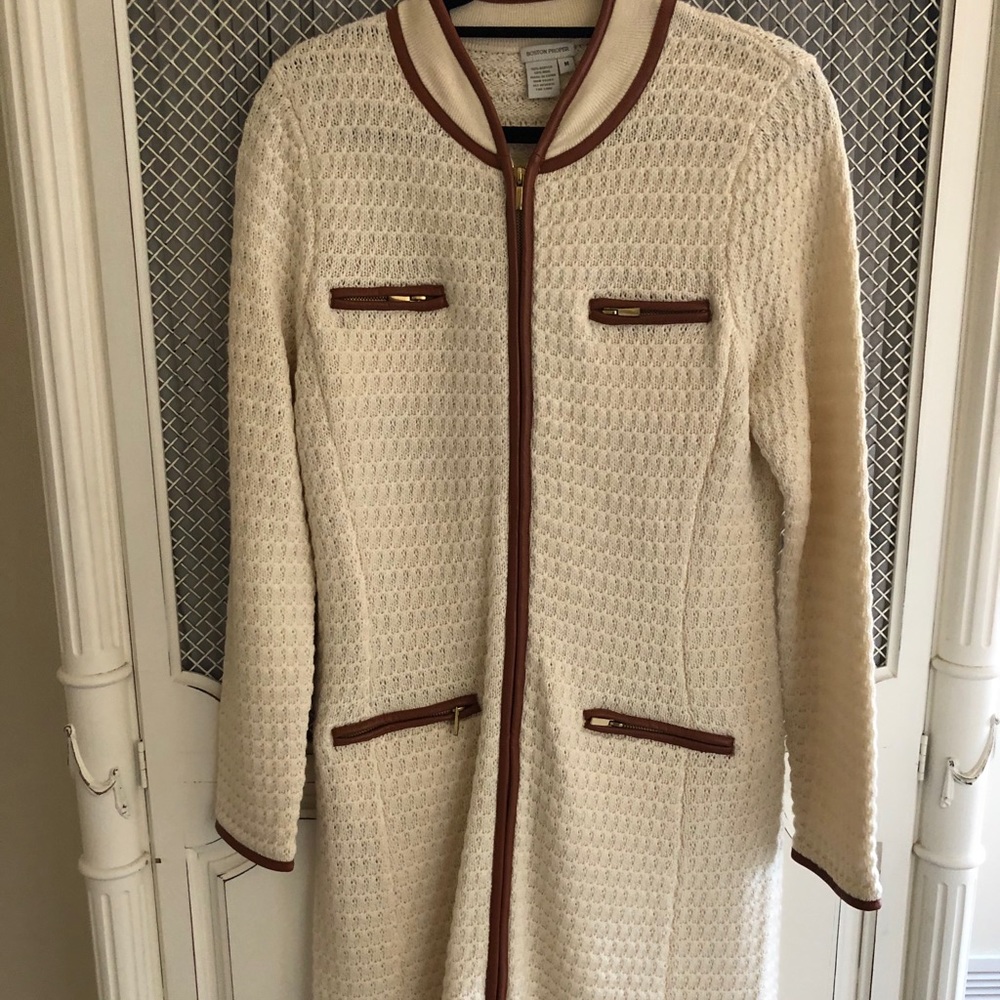 Boston Proper Ivory Knit w/ brown leather detail